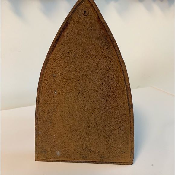 Vintage Cast Iron Iron - Picture 5 of 8
